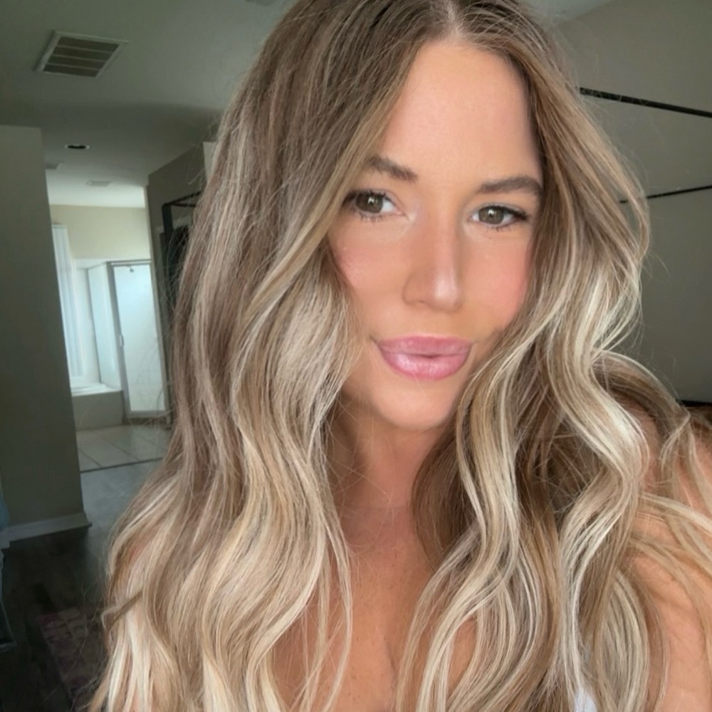 Meet your Posher, Cortney